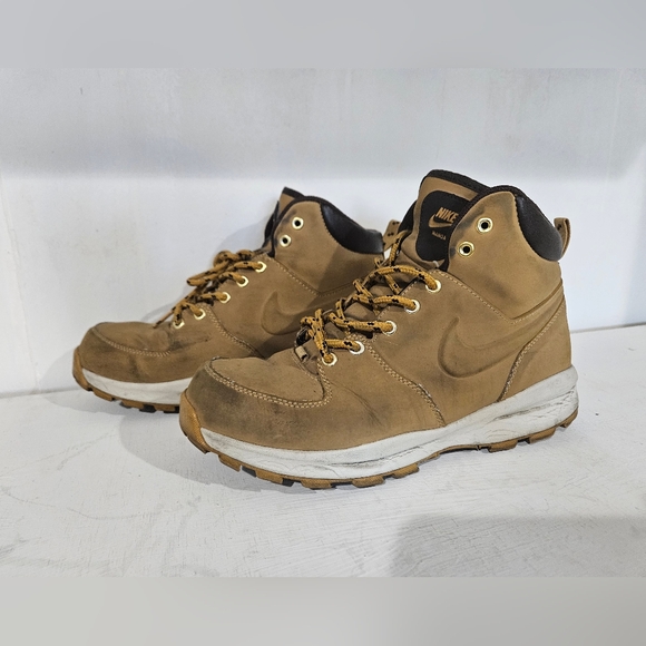Men’s Nike Manoa Leather Boots Size 9 - Picture 2 of 7